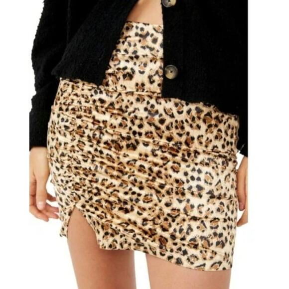 NWT Free People Avas Leopard Cheetah Ruched Stretchy Mini Skirt - Picture 1 of 6